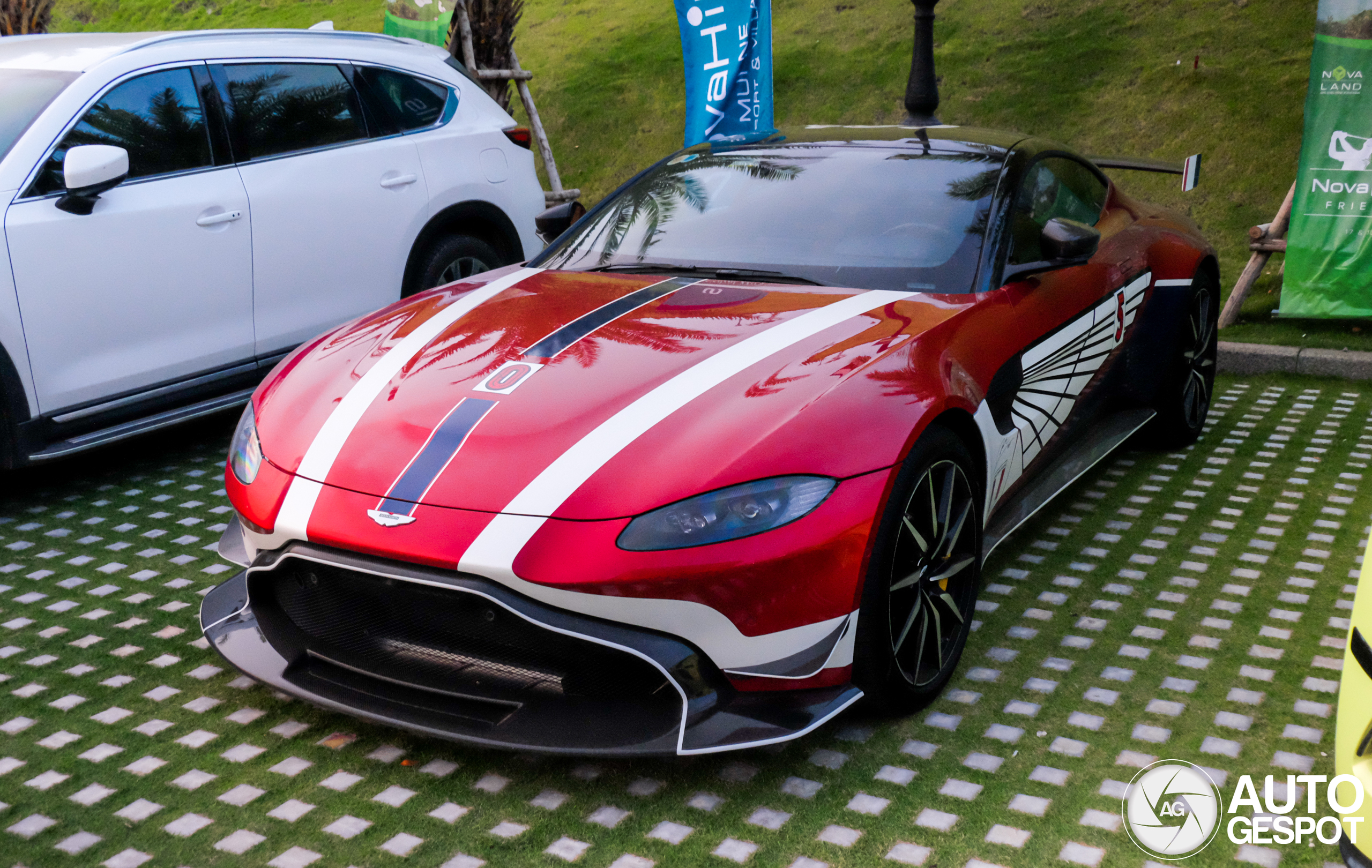 Aston Martin V8 Vantage 2018 Heritage Racing Edition - 02 December