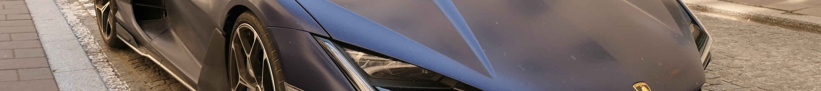 Lamborghini Revuelto