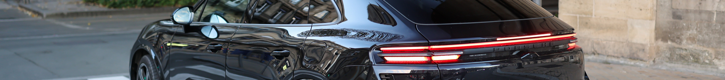 Porsche Macan EV Turbo