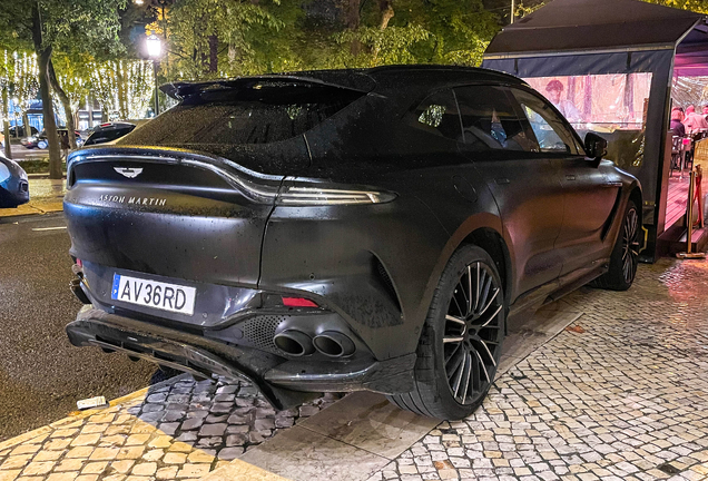 Aston Martin DBX707