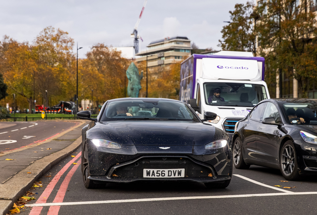 Aston Martin V8 Vantage 2018