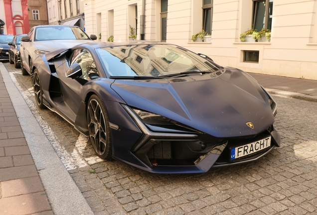 Lamborghini Revuelto