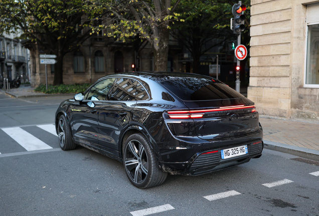 Porsche Macan EV Turbo