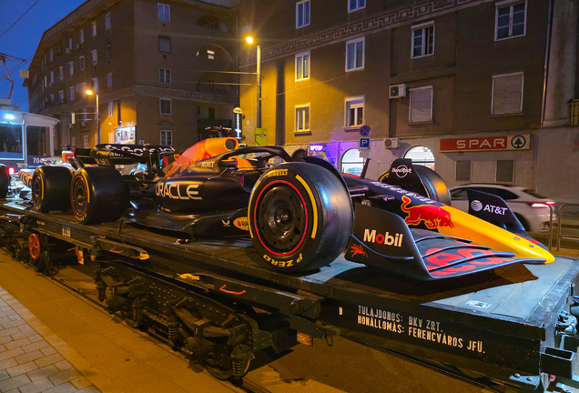 Red Bull Racing RB19