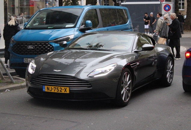 Aston Martin DB11