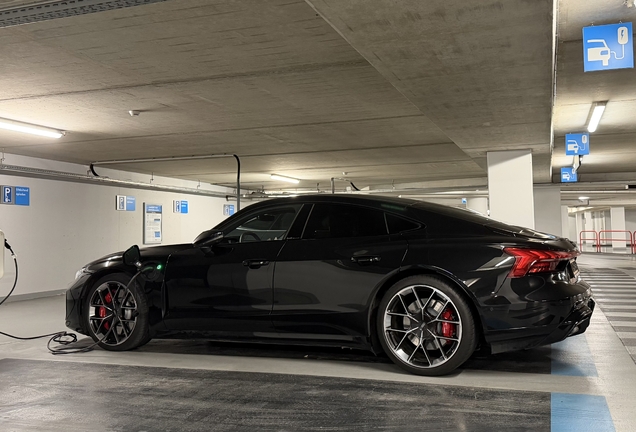 Audi RS E-Tron GT 2025