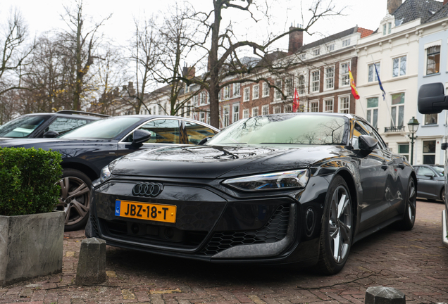 Audi RS E-Tron GT 2025