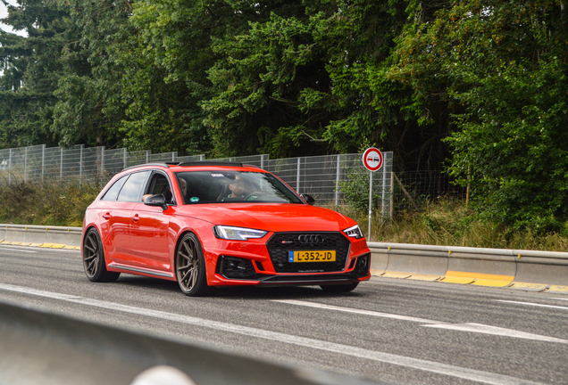 Audi RS4 Avant B9