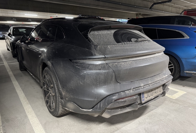 Porsche Taycan Turbo Cross Turismo