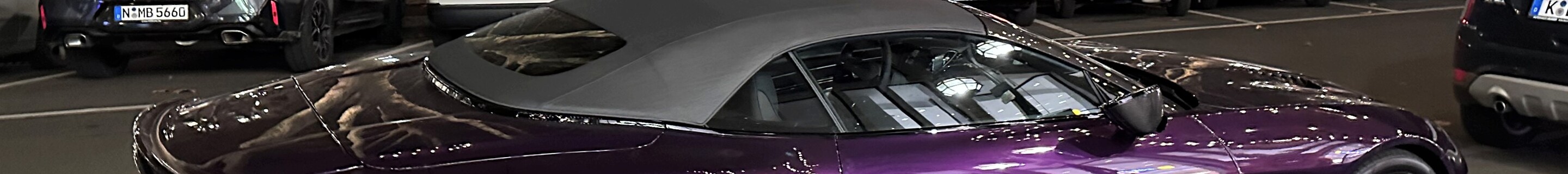 Aston Martin Vanquish Volante 2025