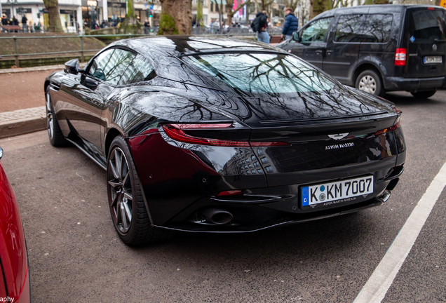 Aston Martin DB11 V8