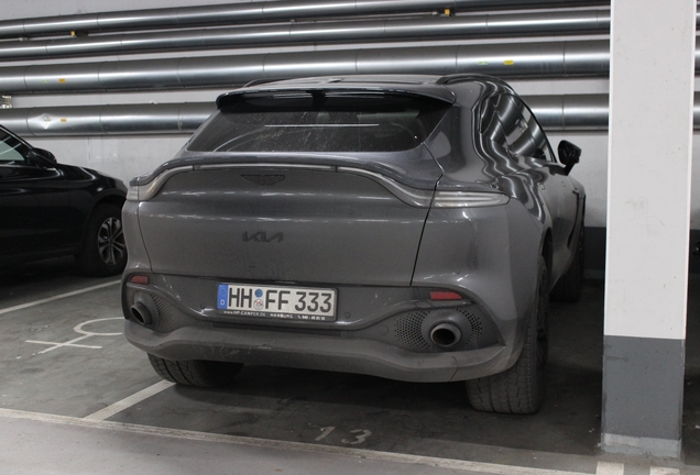 Aston Martin DBX