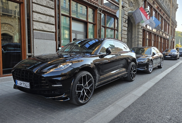 Aston Martin DBX707