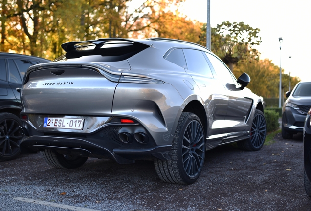 Aston Martin DBX707