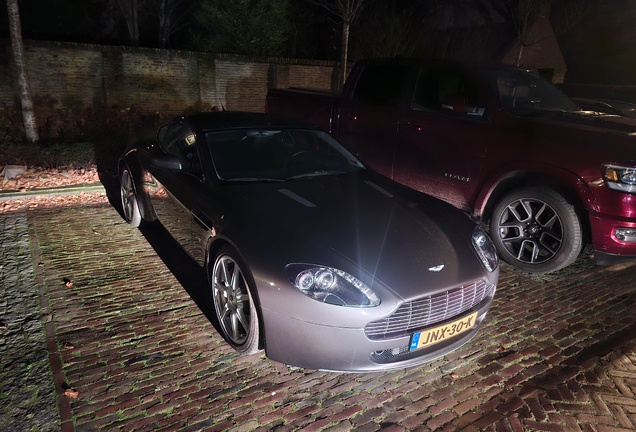 Aston Martin V8 Vantage 2018