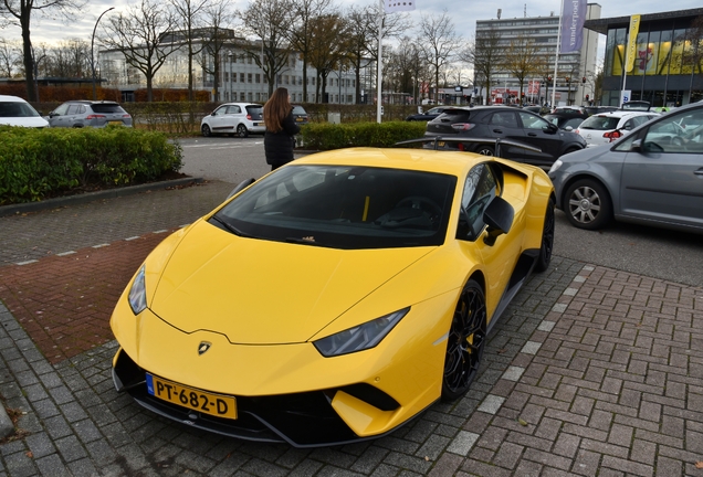 Lamborghini Huracán LP640-4 Performante