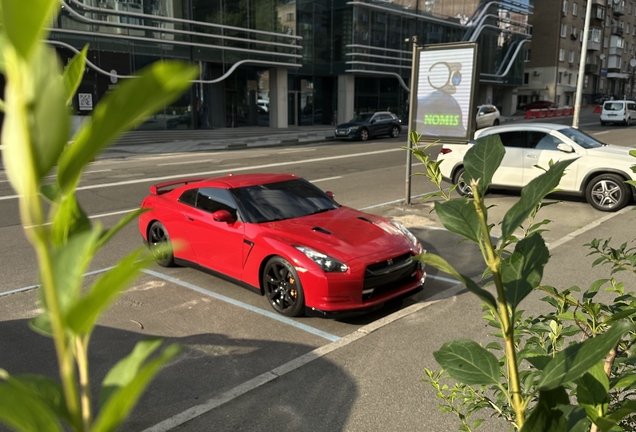 Nissan GT-R