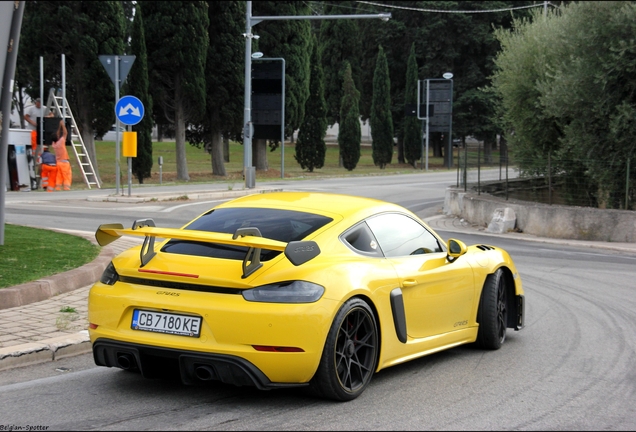Porsche 718 Cayman GT4 RS