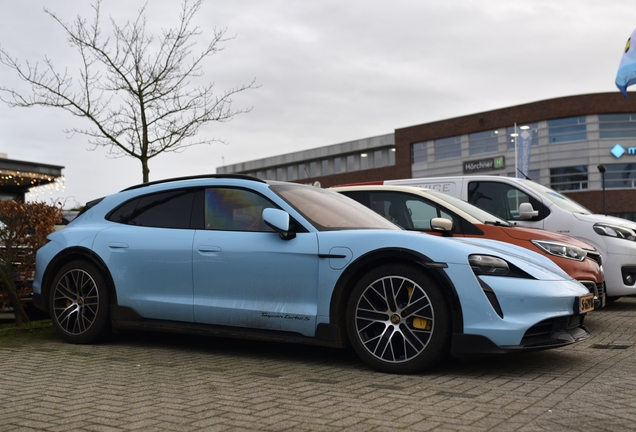 Porsche Taycan Turbo S Cross Turismo