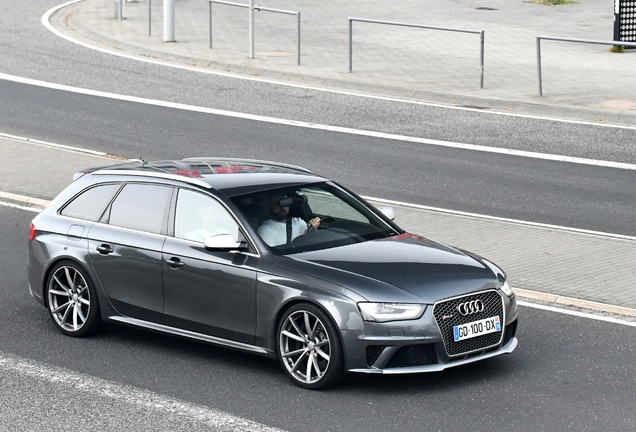 Audi RS4 Avant B8