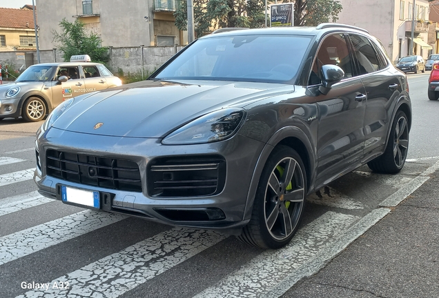 Porsche Cayenne Turbo S E-Hybrid