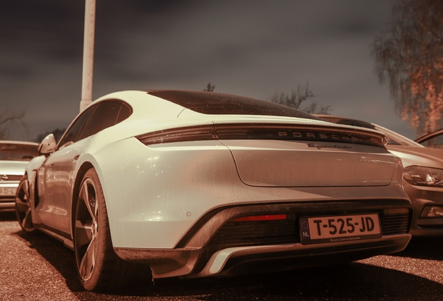 Porsche Taycan Turbo