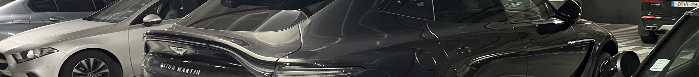 Aston Martin DBX S