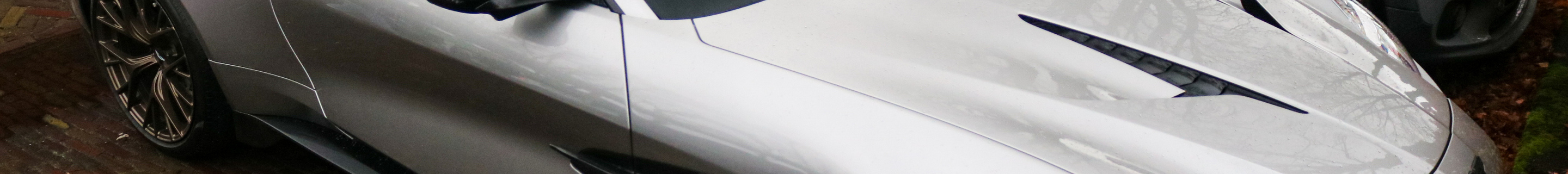 Aston Martin Vanquish 2025