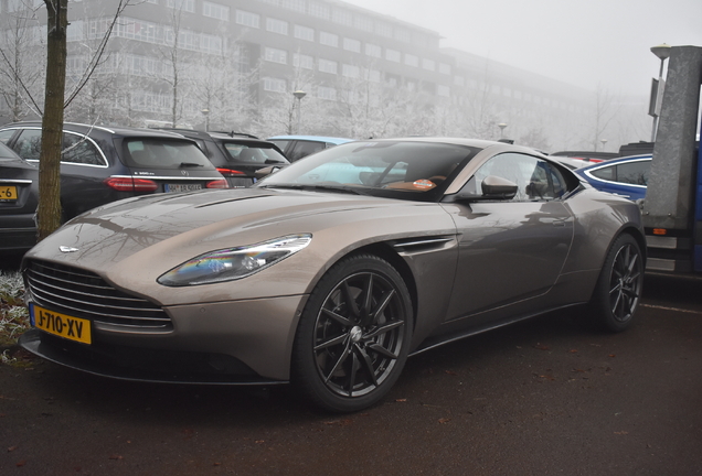 Aston Martin DB11