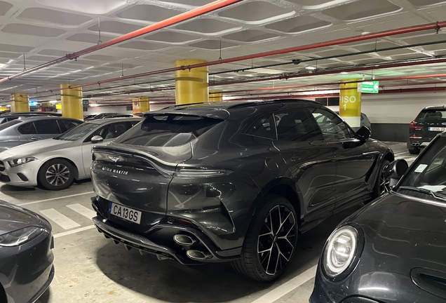 Aston Martin DBX S