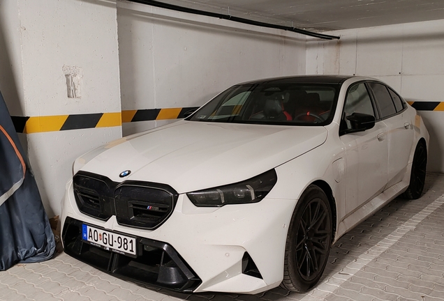 BMW M5 G90