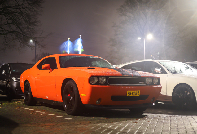 Dodge Challenger SRT-8