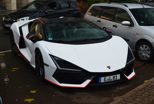 Lamborghini Revuelto