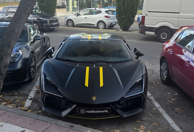 Lamborghini Revuelto