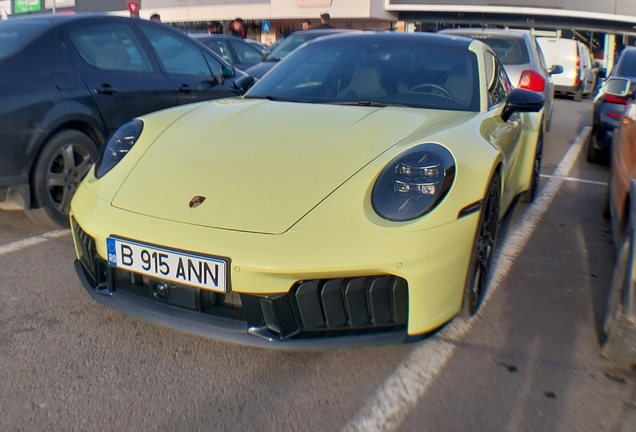 Porsche 911 Carrera 4 GTS