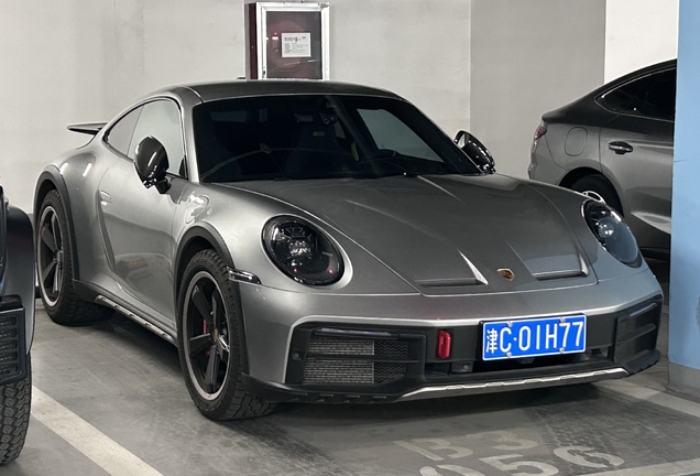 Porsche 992 Dakar