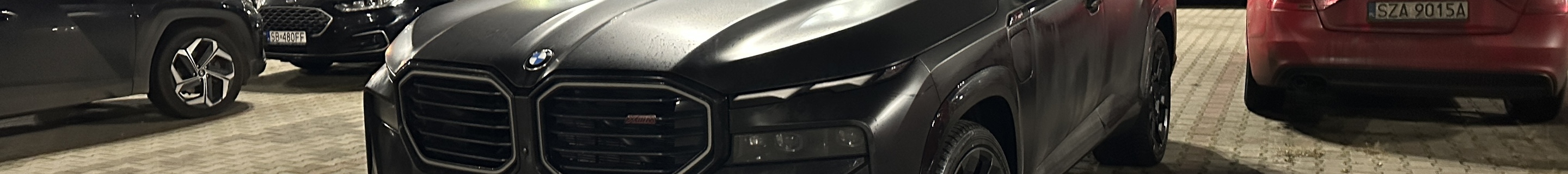 BMW XM G09 Label Red