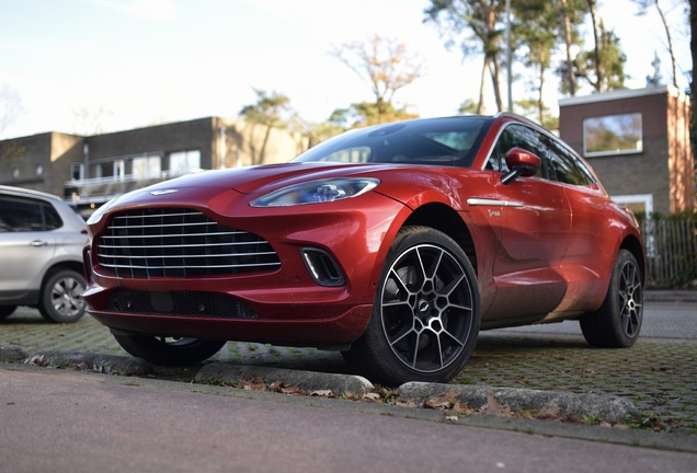 Aston Martin DBX