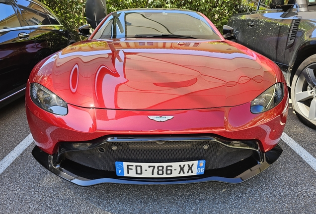 Aston Martin V8 Vantage 2018