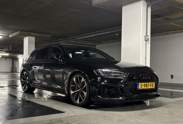 Audi RS4 Avant B9