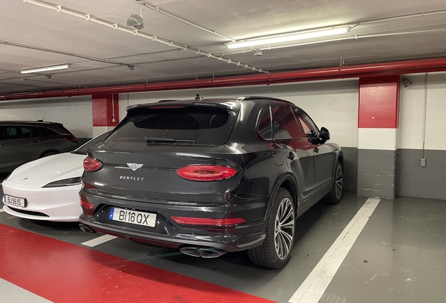 Bentley Bentayga Azure 2024