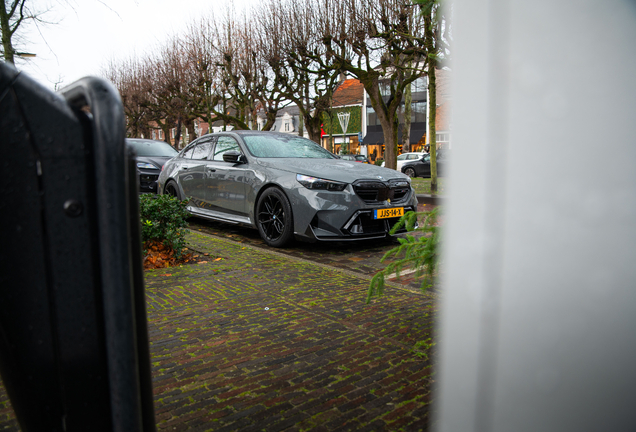 BMW M5 G90