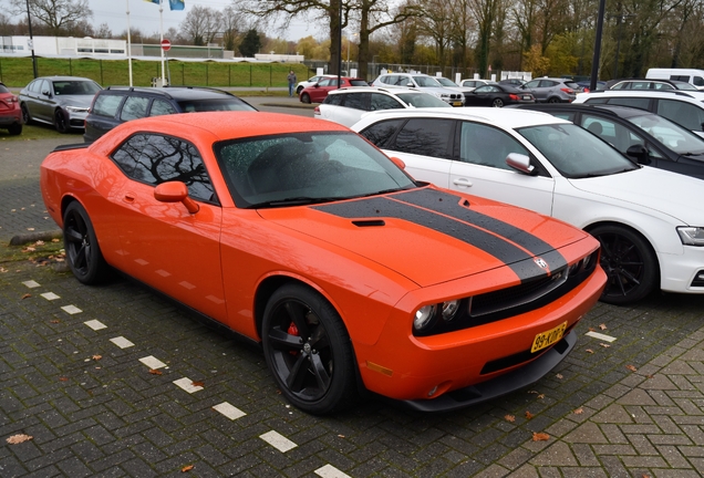 Dodge Challenger SRT-8
