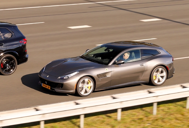 Ferrari GTC4Lusso T