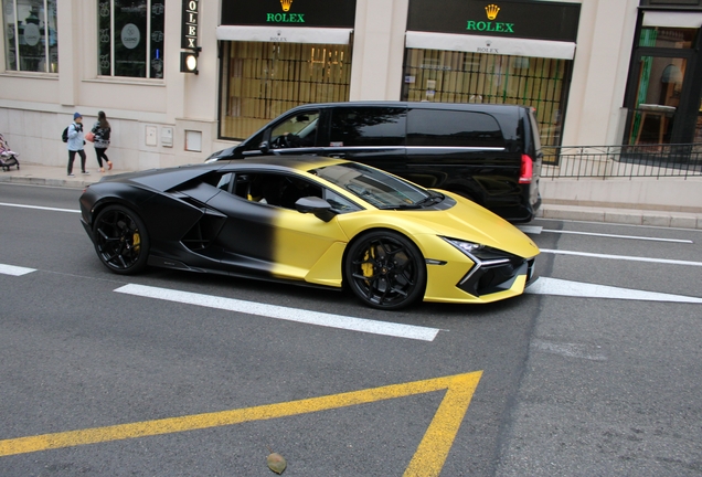 Lamborghini Revuelto