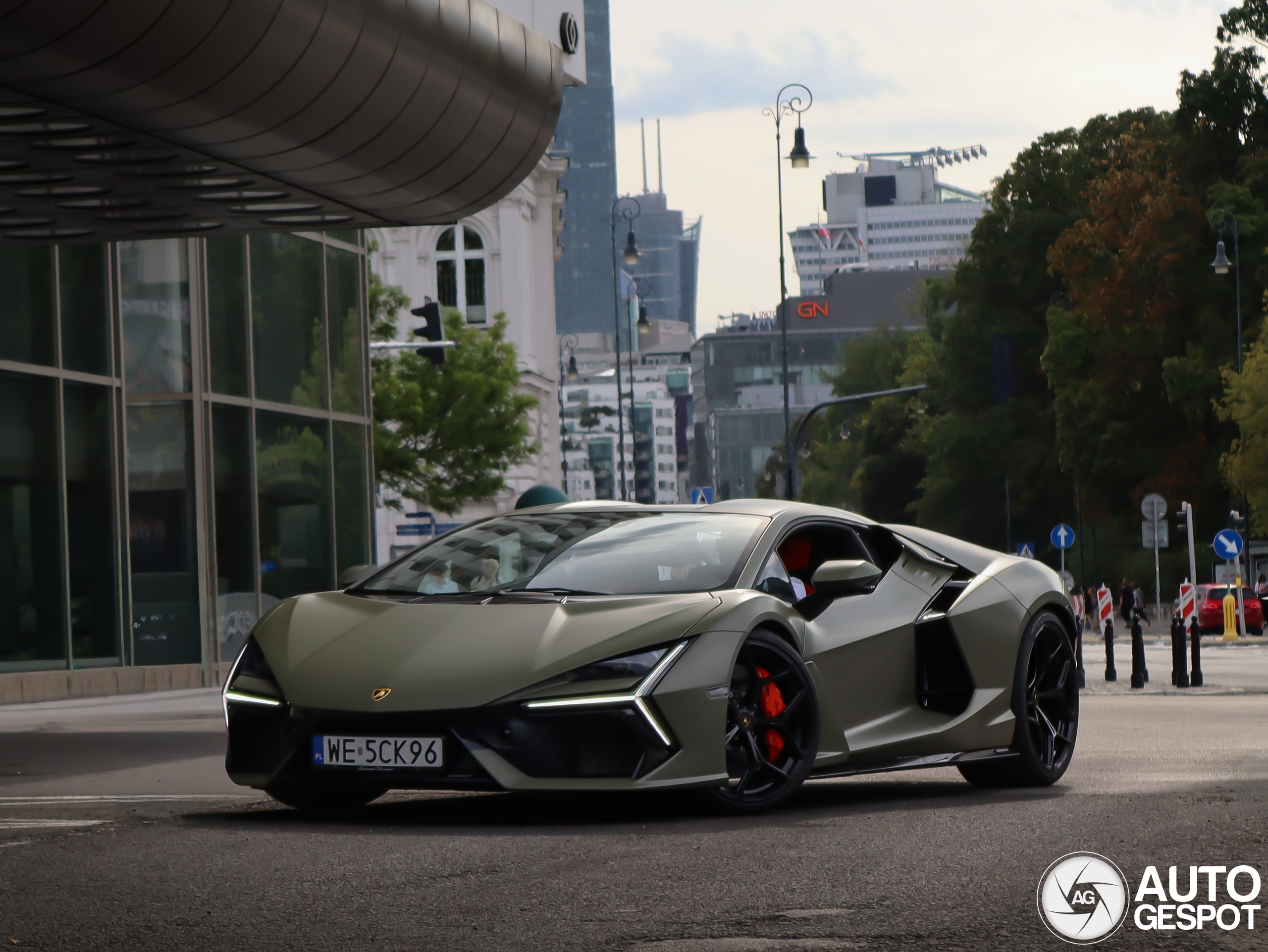 Lamborghini Revuelto