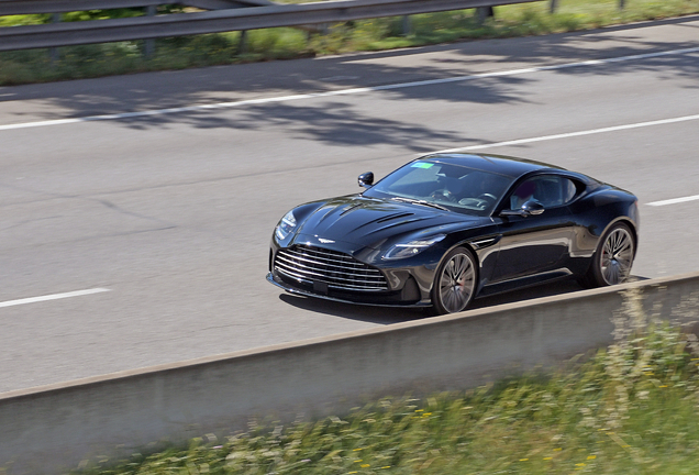 Aston Martin DB12