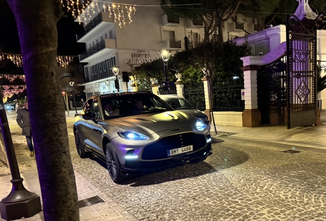 Aston Martin DBX707