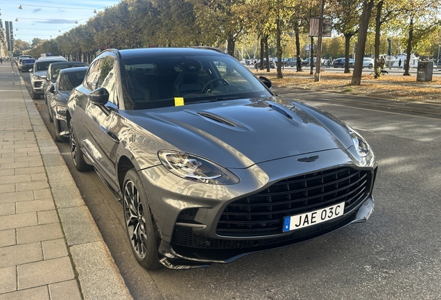 Aston Martin DBX707