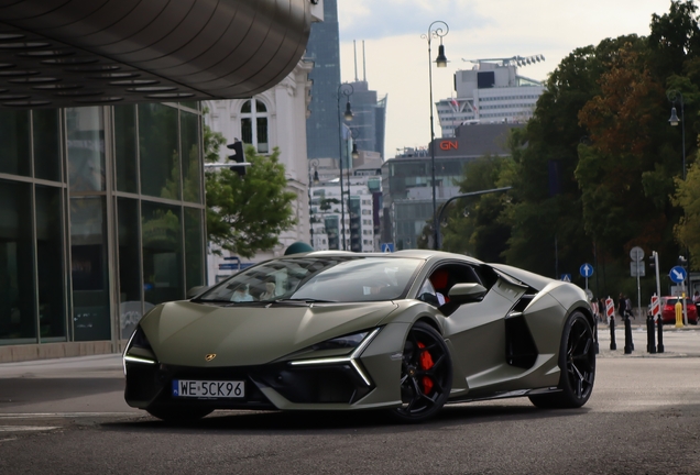 Lamborghini Revuelto